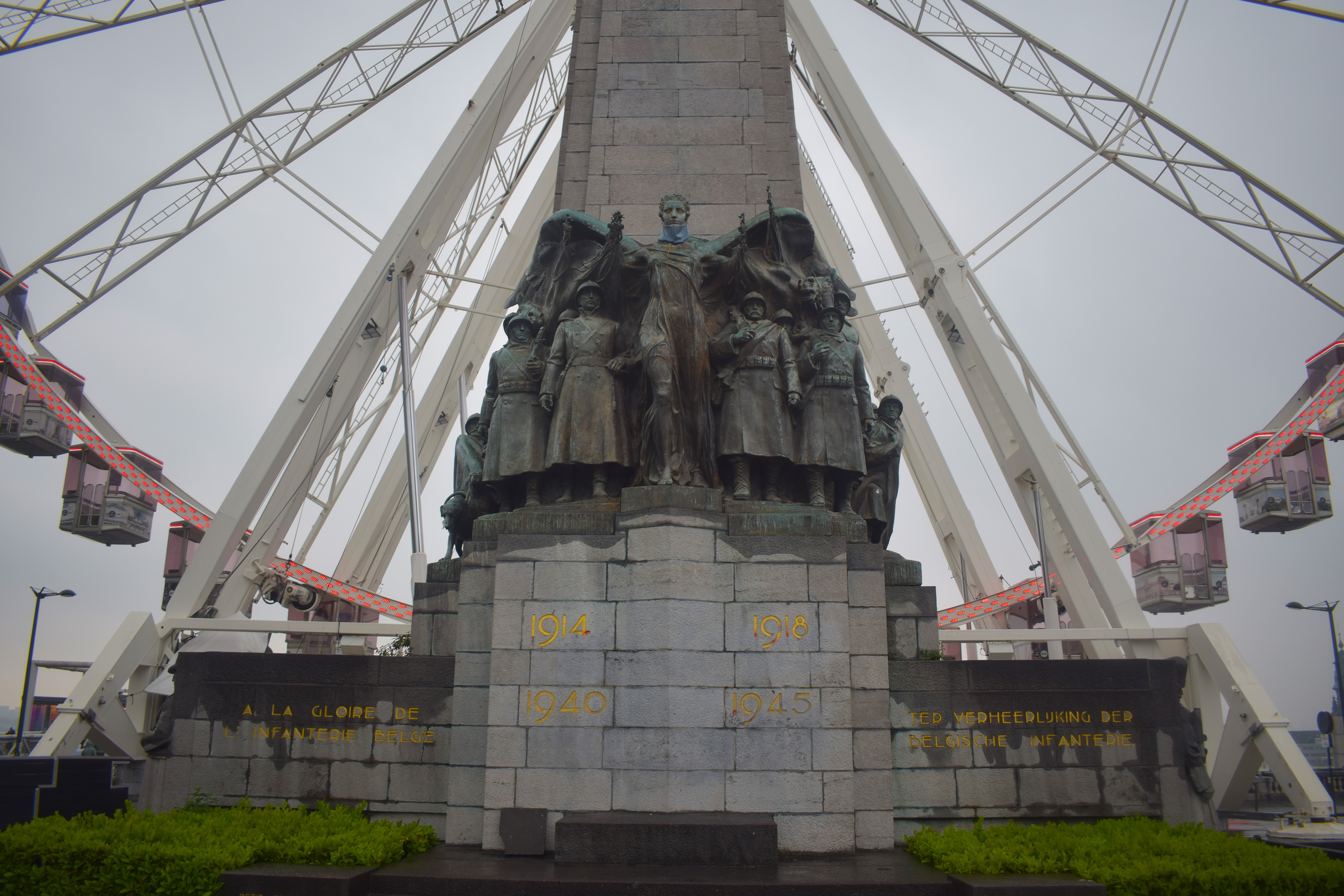 War Memorial and Ferris Wheel